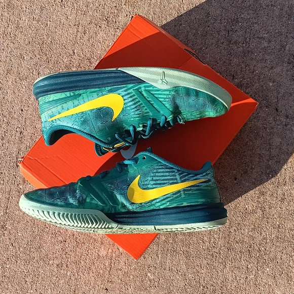 RARE Vintage Nike Kobe Mentality 2015 'Green Yellow' Wo.7 (5.5Y) - Picture 3 of 9